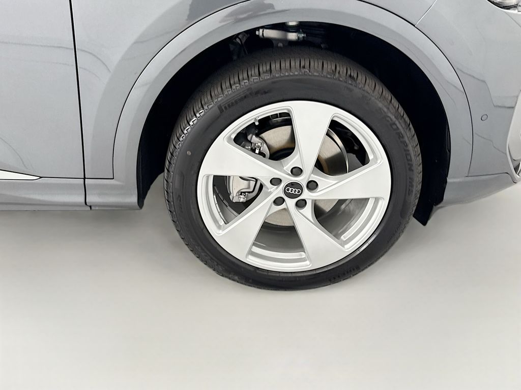 Thumbnail: 2026 Audi Q5 - 31