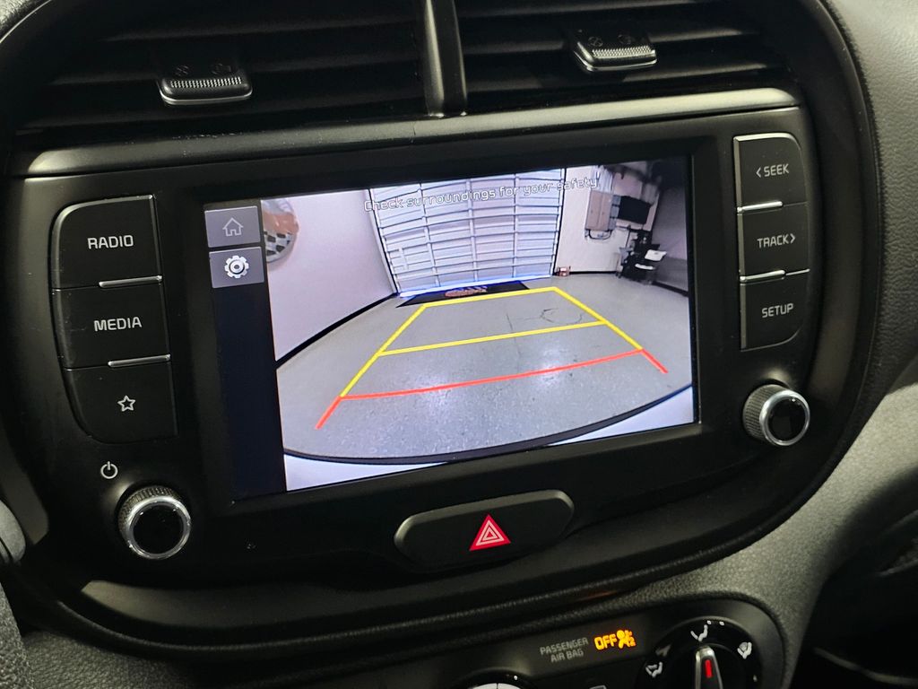 Used 2023 White Kia LX image 27