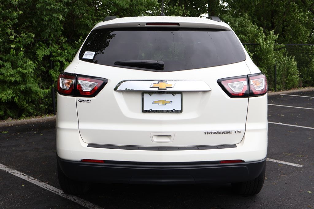 2013 Chevrolet Traverse LS 6