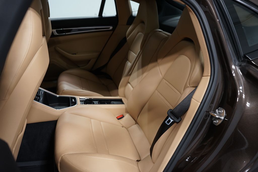 Thumbnail: 2018 Porsche Panamera - 27