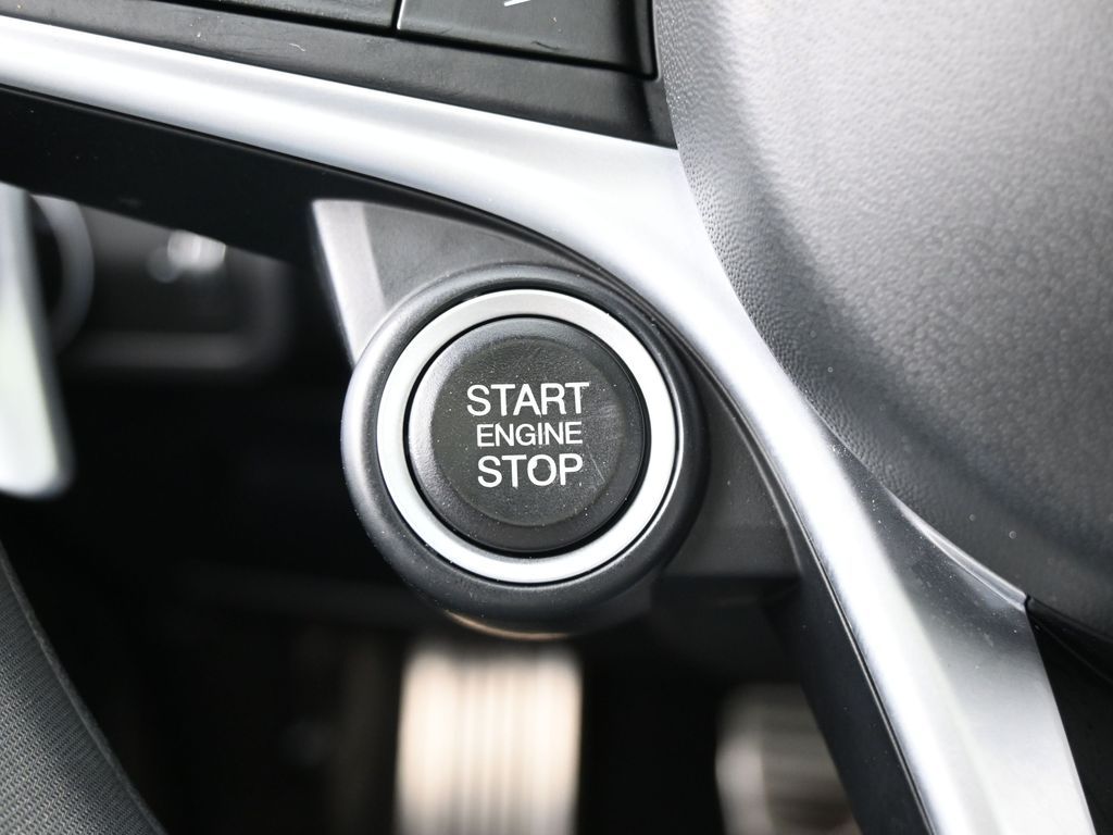 Used 2018 Misano Blue Metallic Alfa Romeo Ti image 28