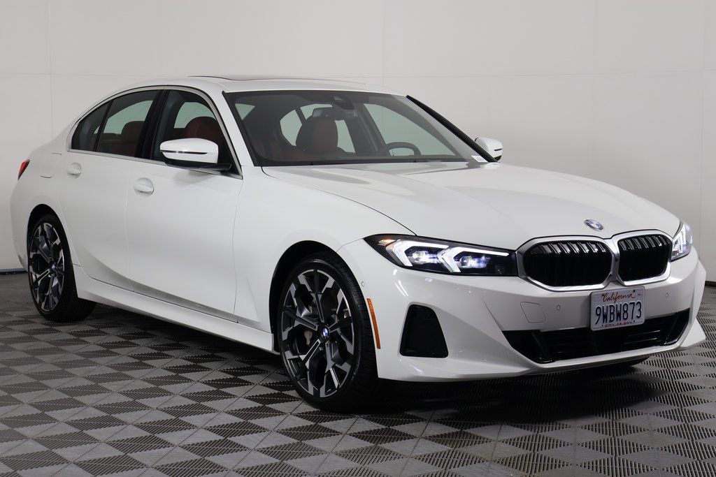 Thumbnail: 2026 BMW 3 Series - 3