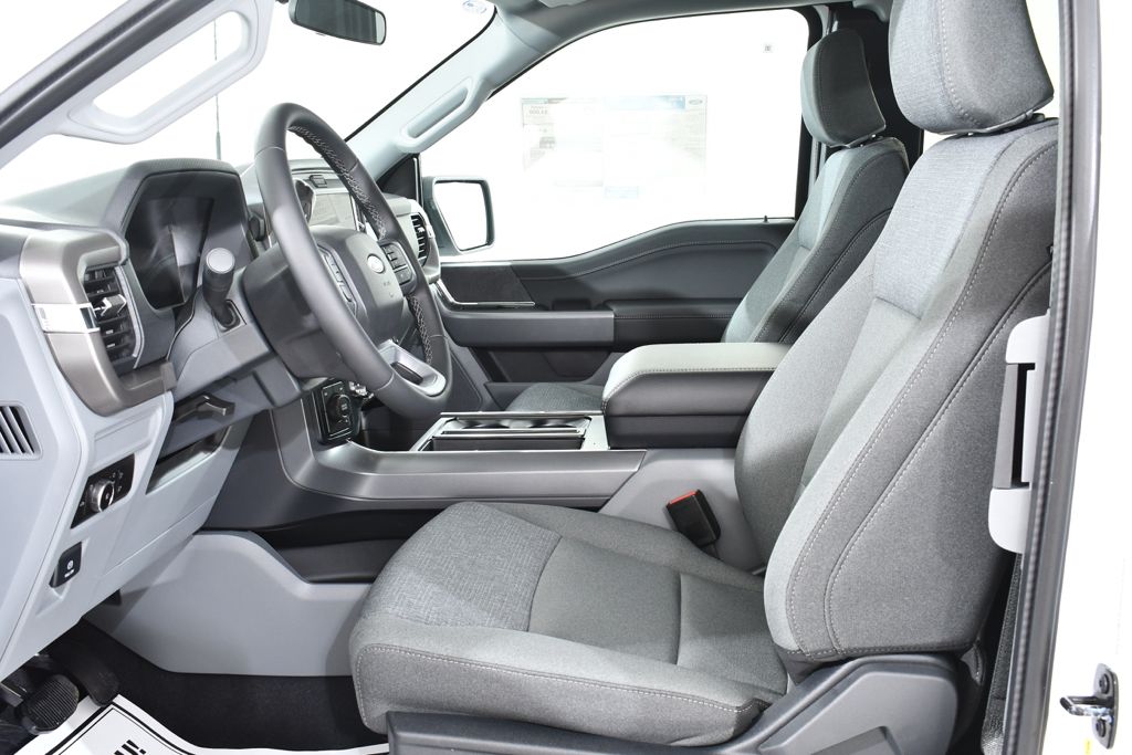 New 2026 White Ford XLT image 6