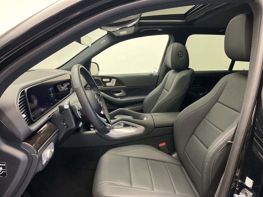 Thumbnail: 2025 Mercedes-Benz GLE - 13