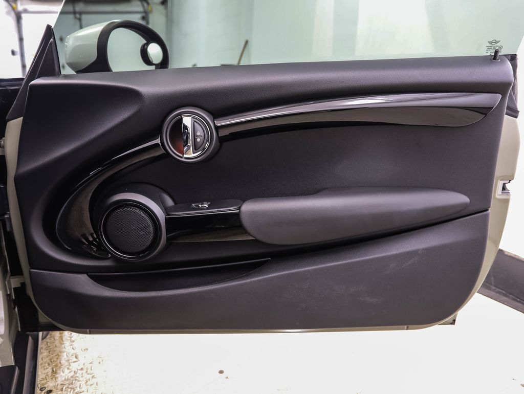 Thumbnail: 2020 MINI Cooper - 20