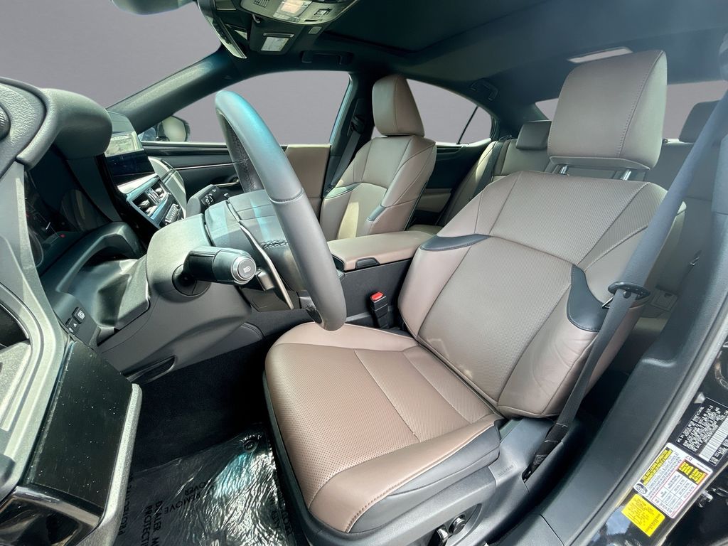 Thumbnail: 2023 Lexus ES - 27