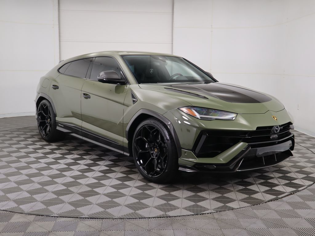 Thumbnail: 2023 Lamborghini Urus - 3
