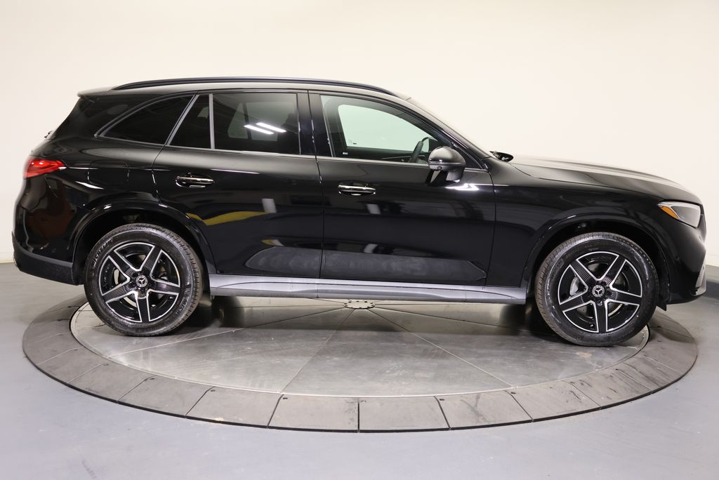 Thumbnail: 2027 Mercedes-Benz GLC - 8