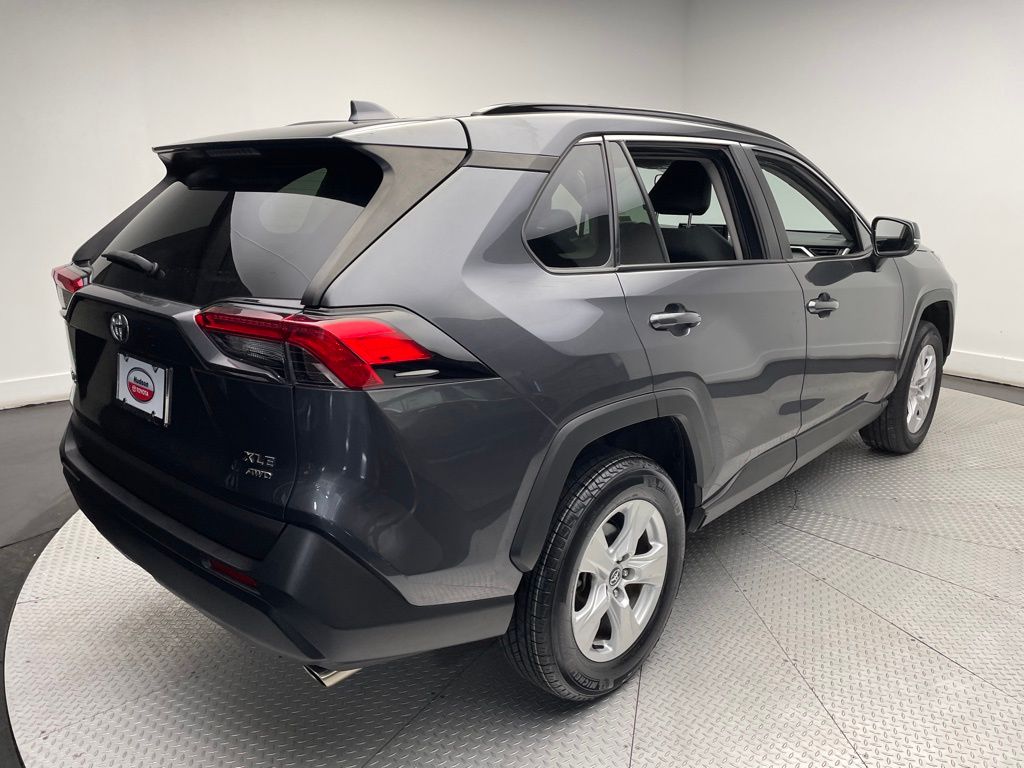 2021 Toyota RAV4 XLE 5