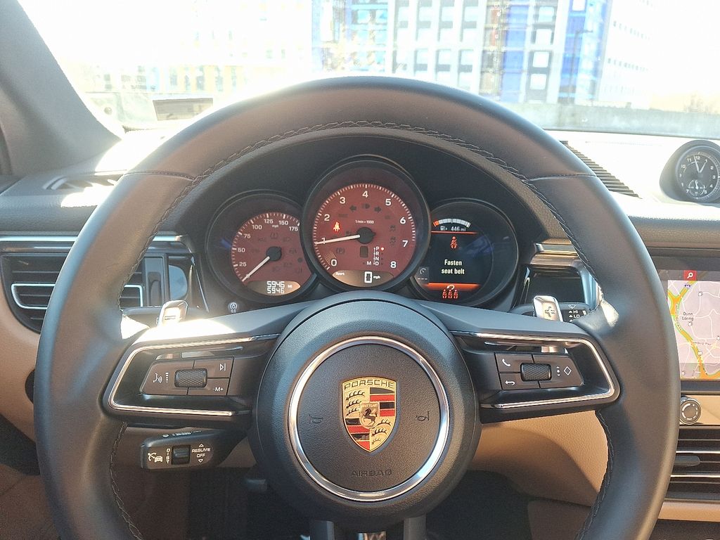 Thumbnail: 2025 Porsche Macan - 24