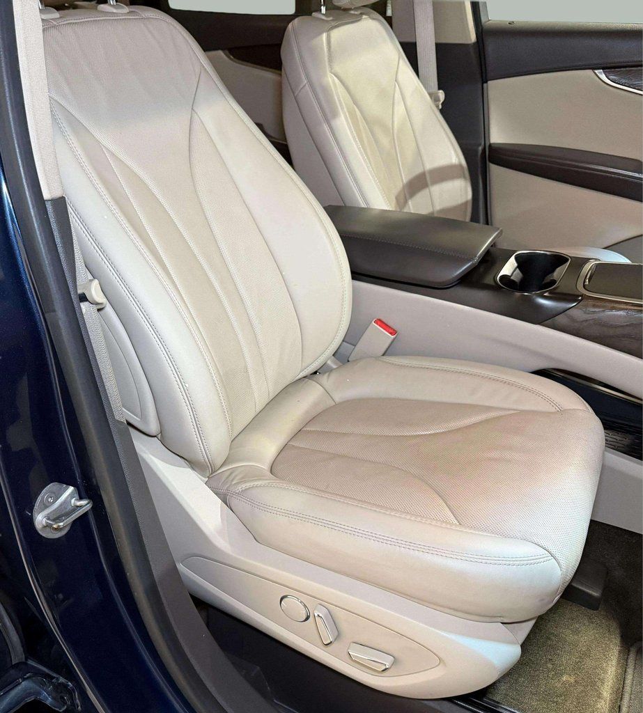 Used 2017 Midnight Sapphire Blue Metallic Lincoln Reserve image 26