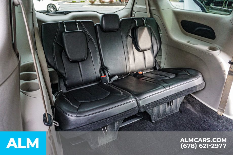 2024 Chrysler Pacifica Touring L photo 21