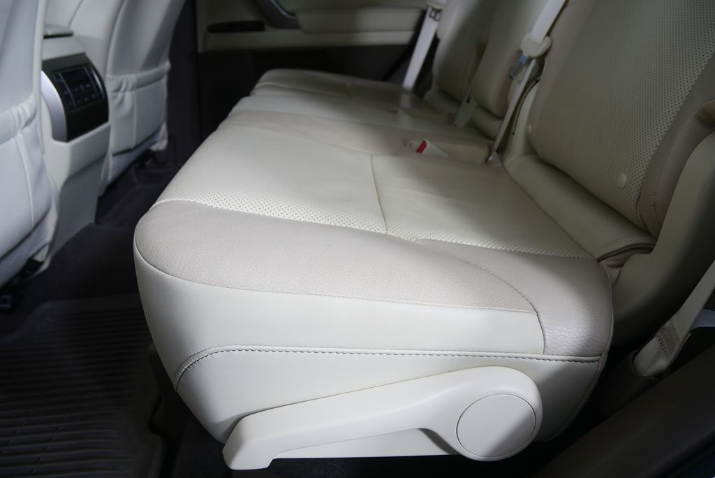 Thumbnail: 2019 Lexus GX - 15