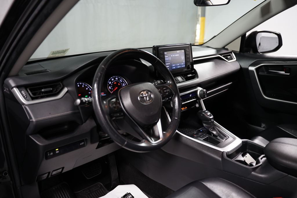 2020 Toyota RAV4 XLE Premium 11