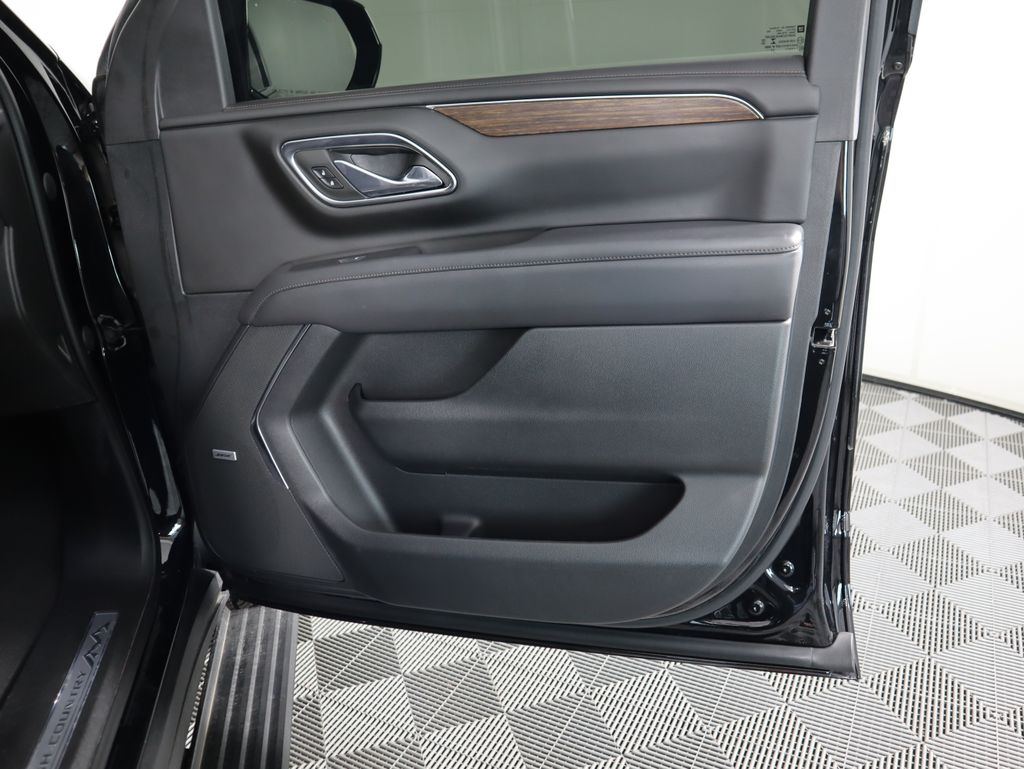 Thumbnail: 2023 Chevrolet Tahoe - 27