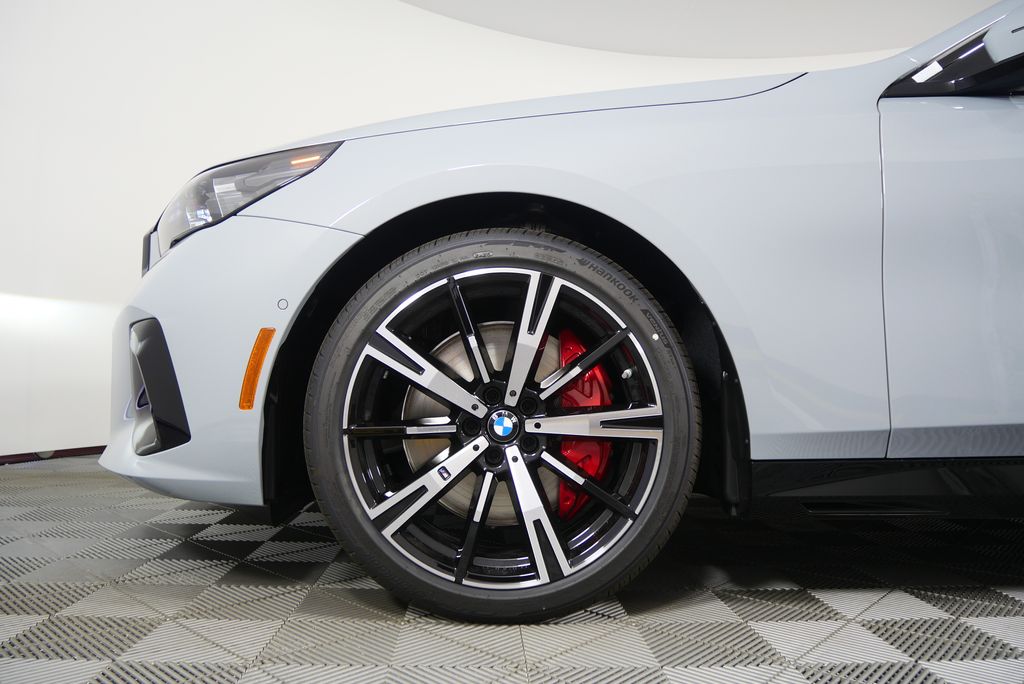 Thumbnail: 2026 BMW 5 Series - 7