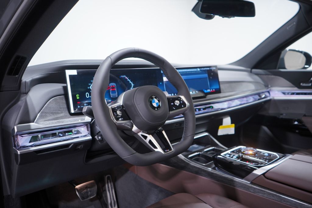 Thumbnail: 2026 BMW 7 Series - 6