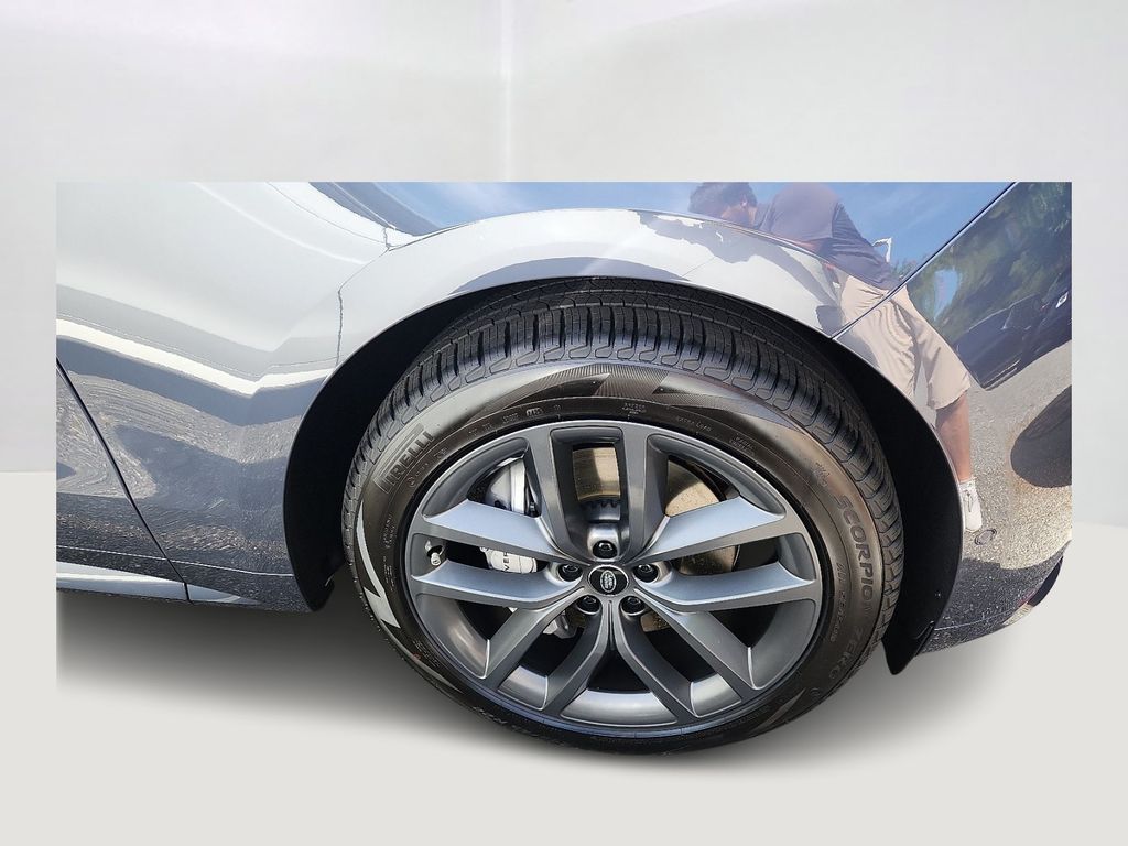 Thumbnail: 2025 Land Rover Range Rover Sport - 3