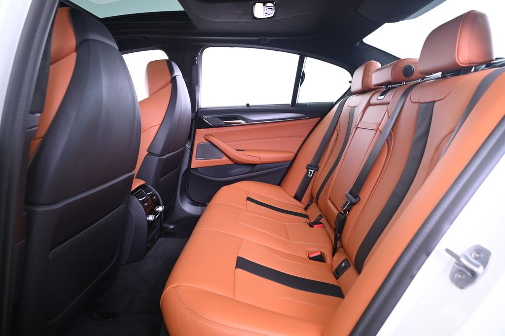 Thumbnail: 2020 BMW M5 - 32