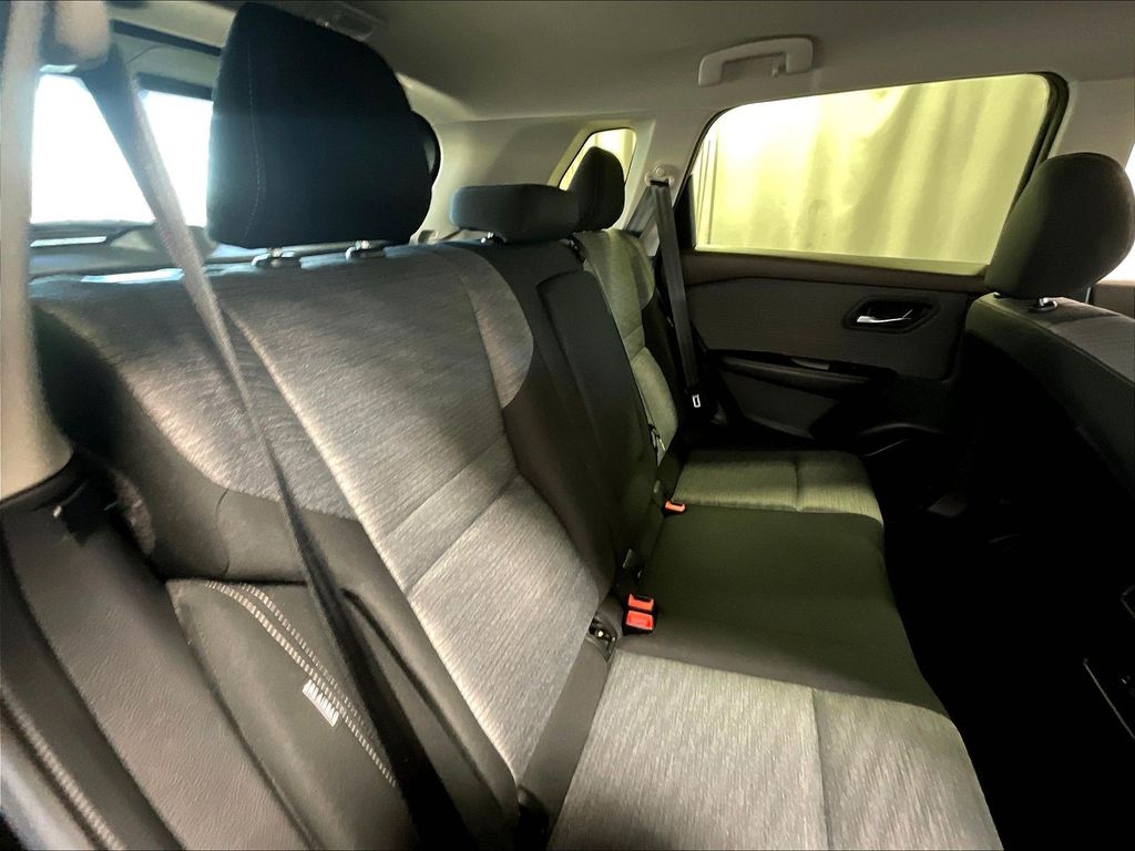 2023 Nissan Rogue — photo 16