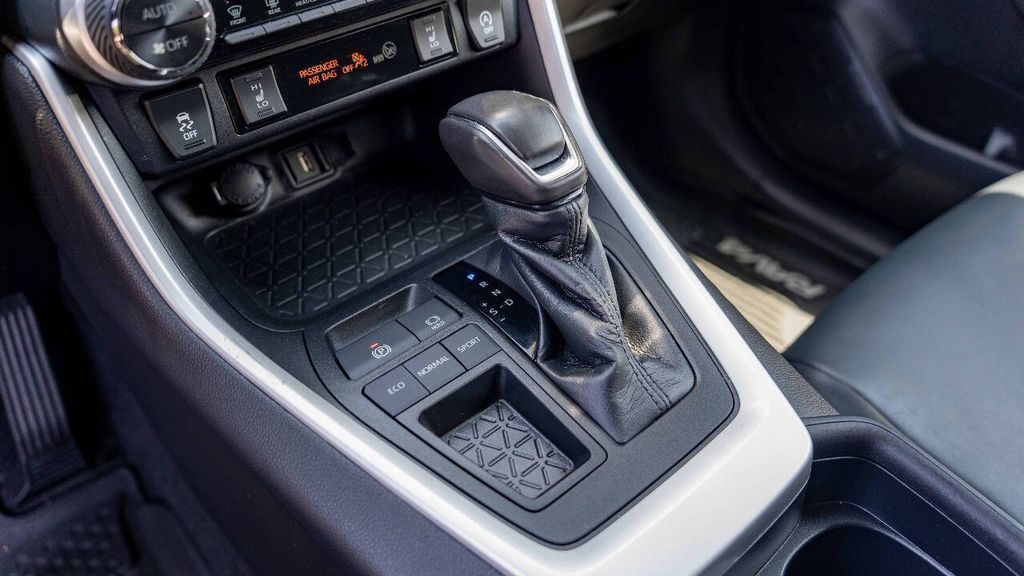 Used 2020 Toyota RAV4 XLE Premium 4D Sport Utility