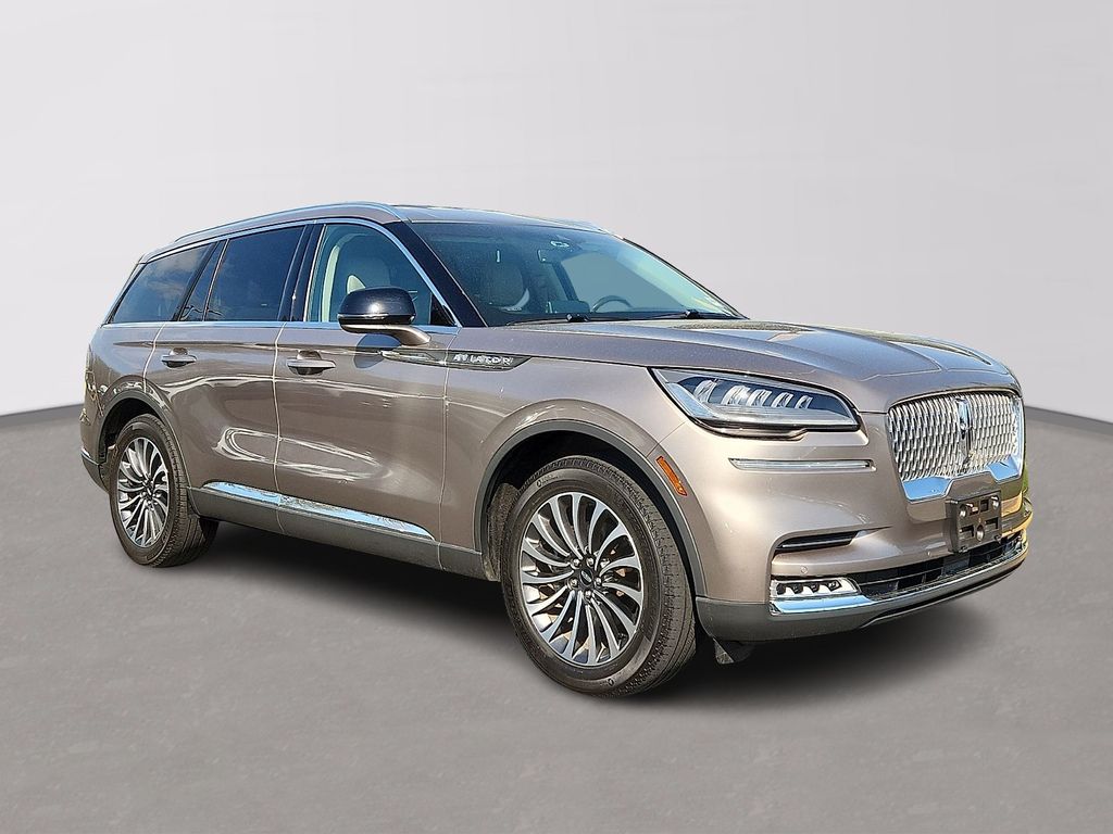 Thumbnail: 2020 Lincoln Aviator - 3