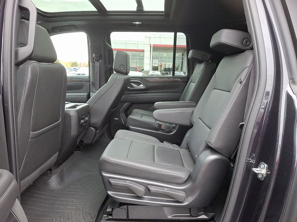 Thumbnail: 2022 Chevrolet Suburban - 10