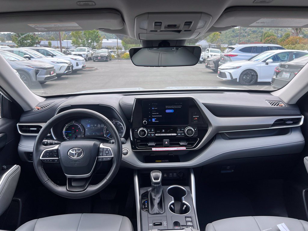 Used 2026 Toyota Highlander Hybrid SUV