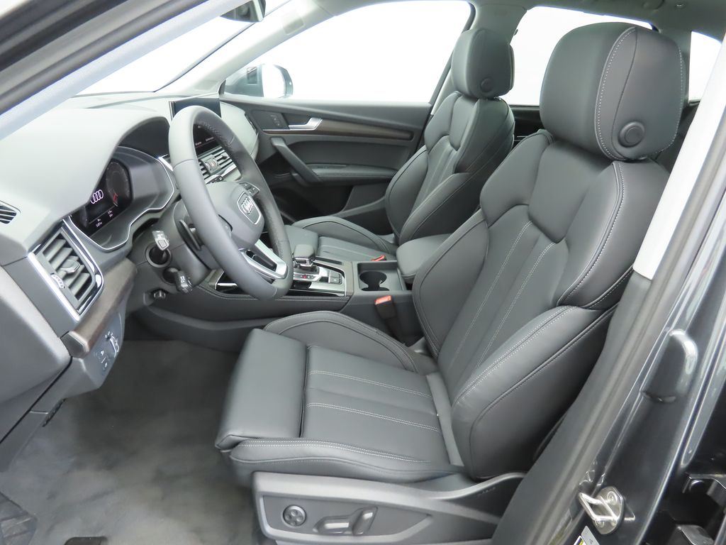2025 Audi Q5 e Premium Plus 20