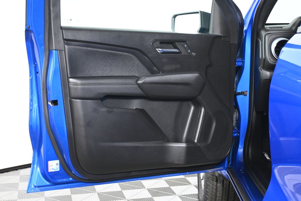 Thumbnail: 2023 Chevrolet Colorado - 29