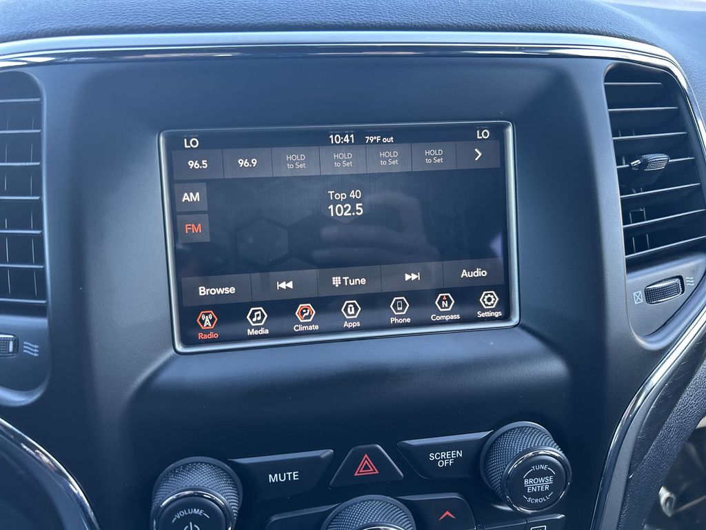 Thumbnail: 2018 Jeep Grand Cherokee - 16