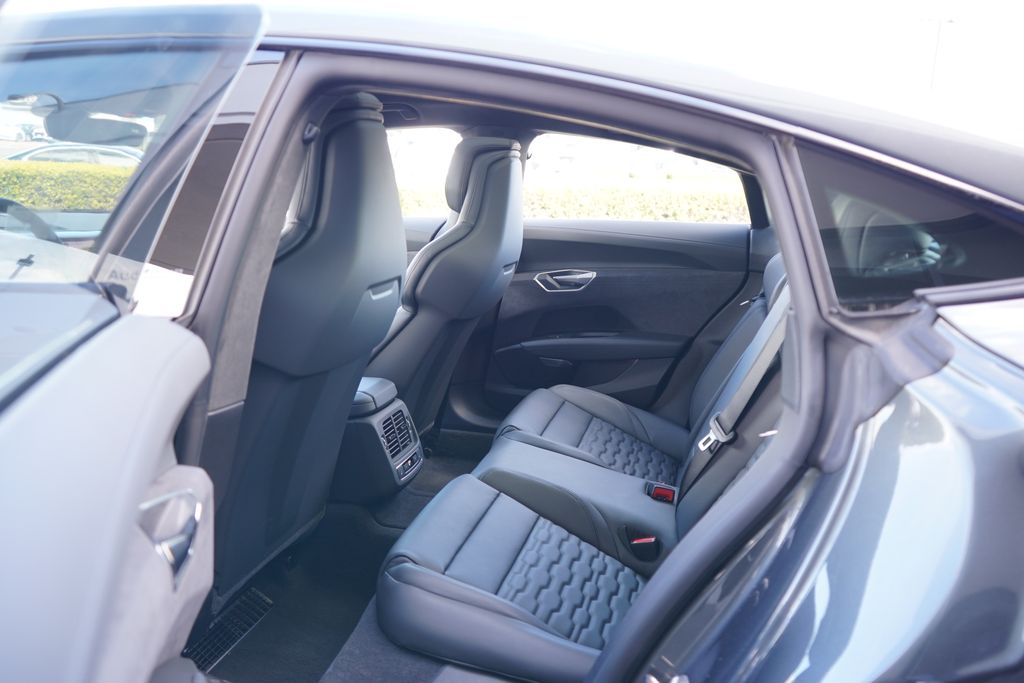 2025 Audi e-tron GT Premium Plus 16