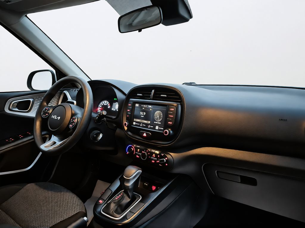 2022 Kia Soul LX White at Gullo Toyota