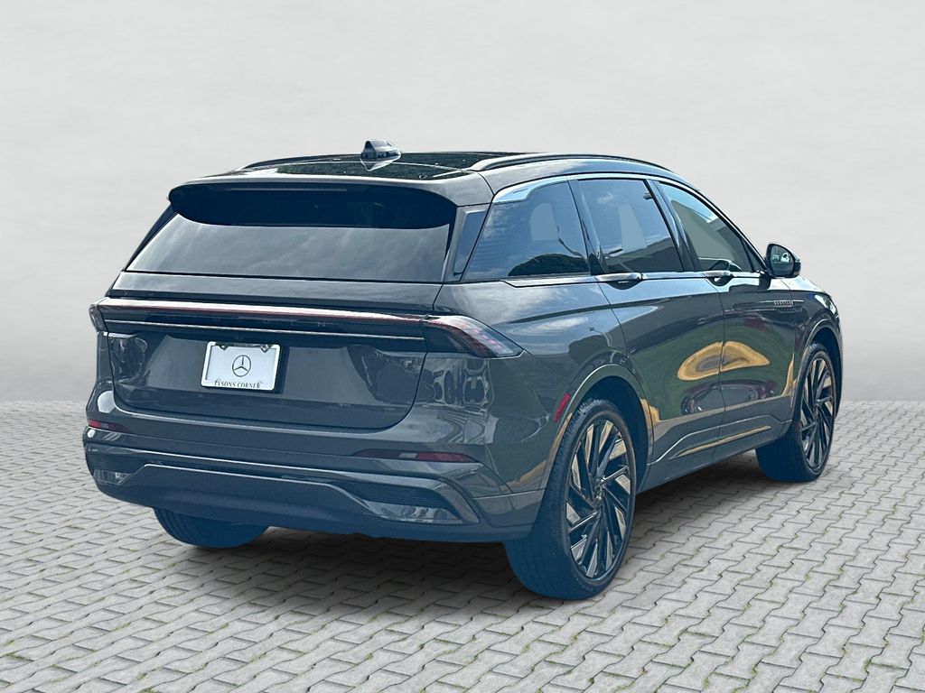 Thumbnail: 2024 Lincoln Nautilus - 5