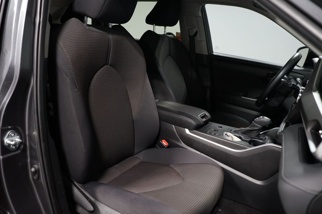 Thumbnail: 2023 Toyota Highlander - 28