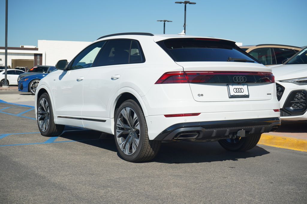 Thumbnail: 2026 Audi Q8 - 3