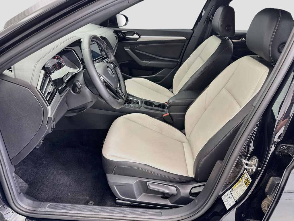 Thumbnail: 2020 Volkswagen Jetta - 17