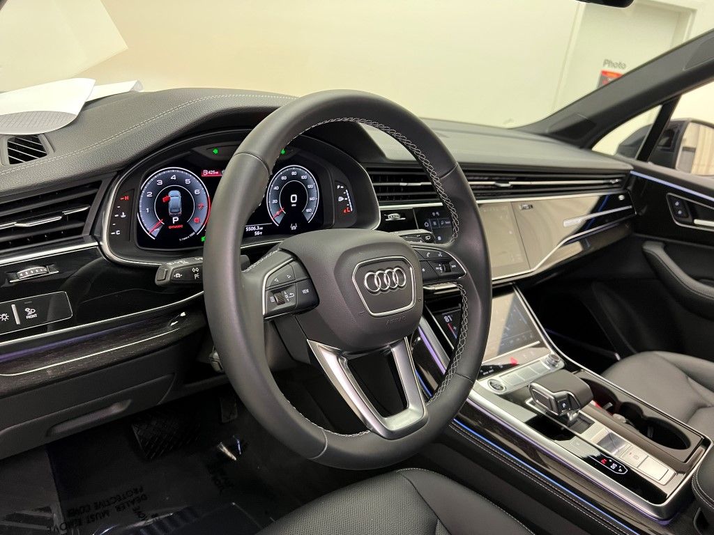 Thumbnail: 2025 Audi Q7 - 28