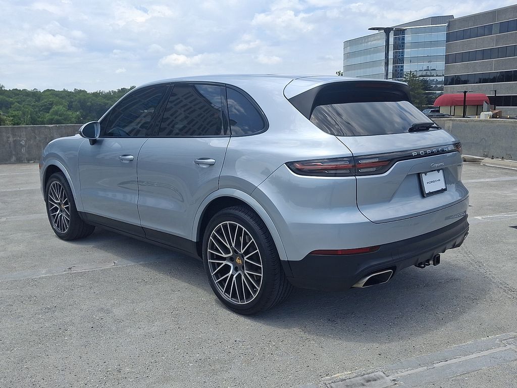 Thumbnail: 2020 Porsche Cayenne - 10