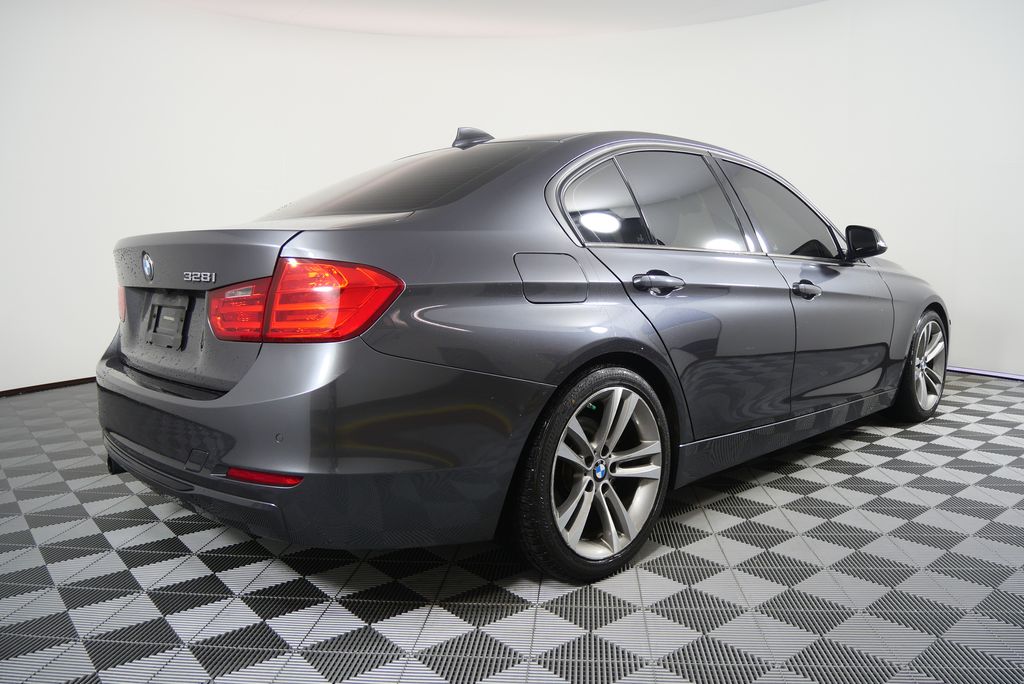 Thumbnail: 2013 BMW 3 Series - 3