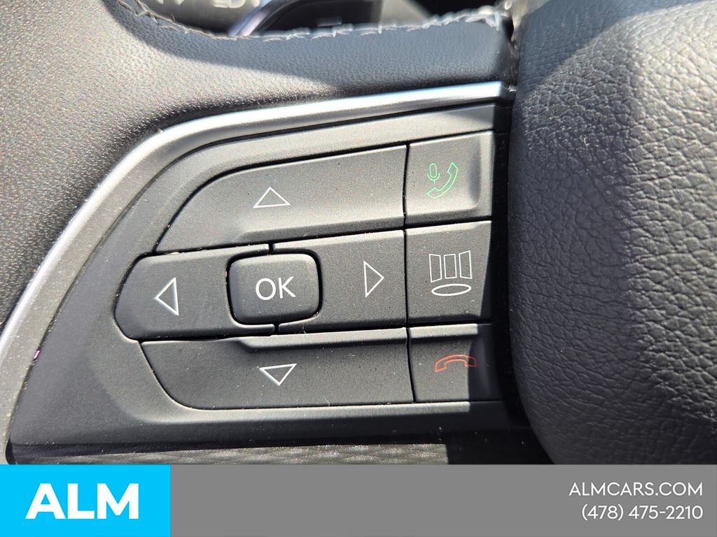 Used 2023 White Jeep Altitude image 28