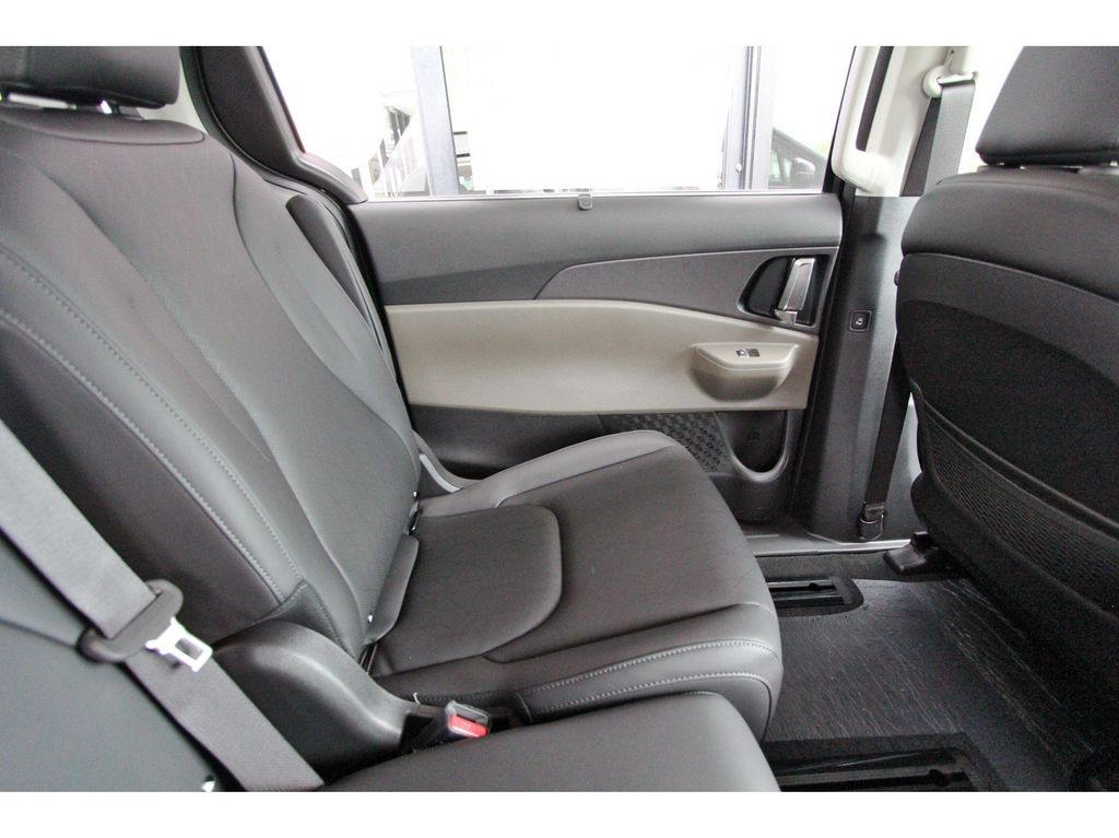 New 2026 Kia Carnival MPV Van