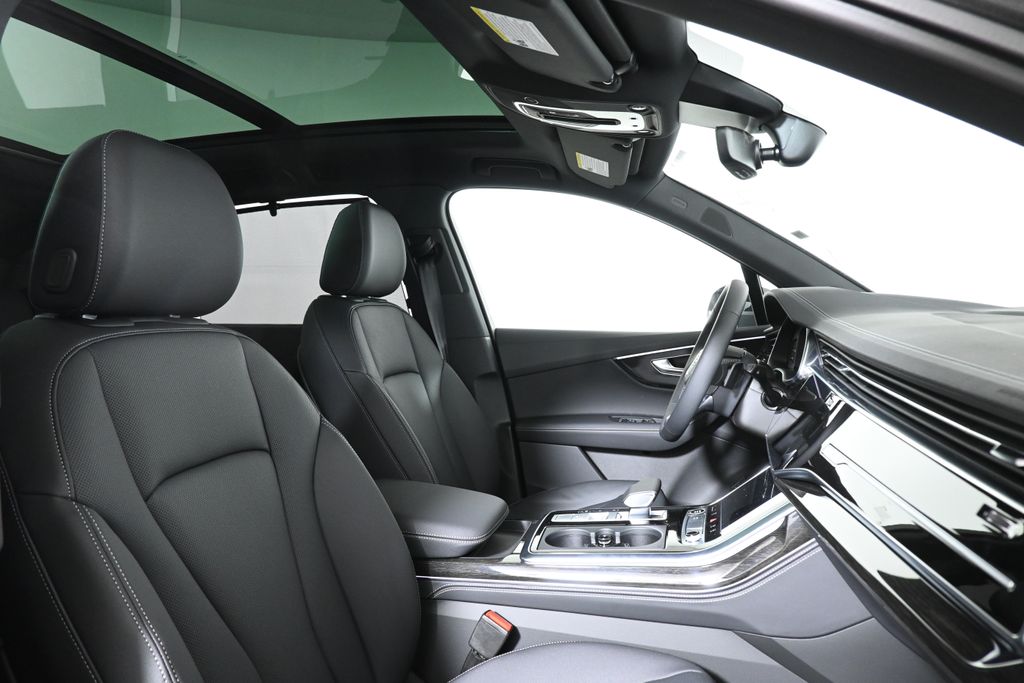 Thumbnail: 2026 Audi Q7 - 22