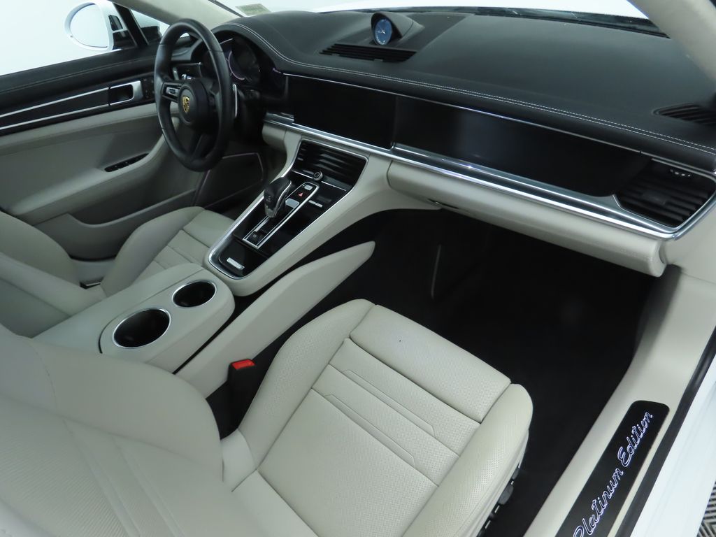 Thumbnail: 2022 Porsche Panamera - 18
