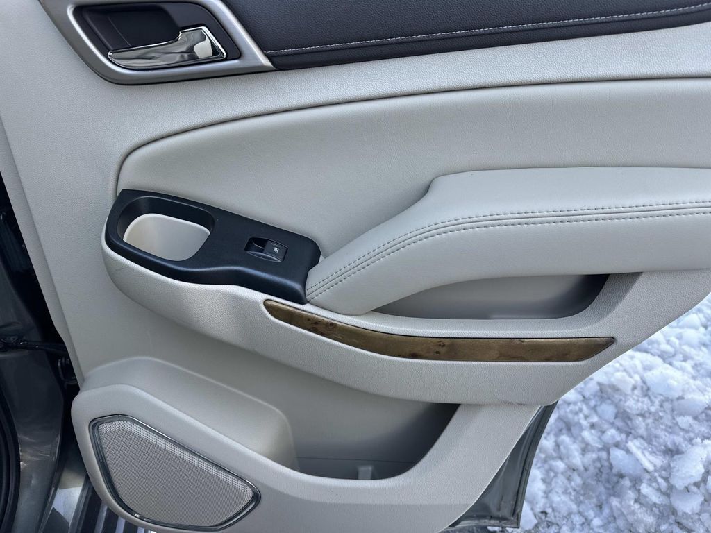 Thumbnail: 2017 GMC Yukon - 23