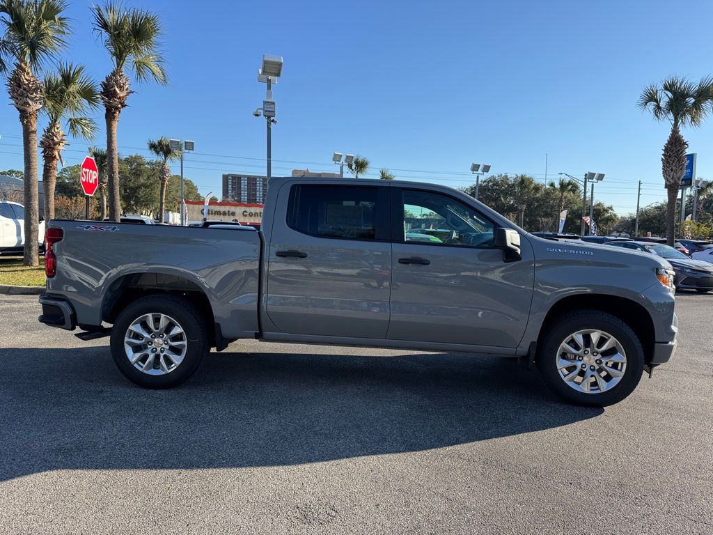 2025 Chevrolet Silverado 1500 Custom 10