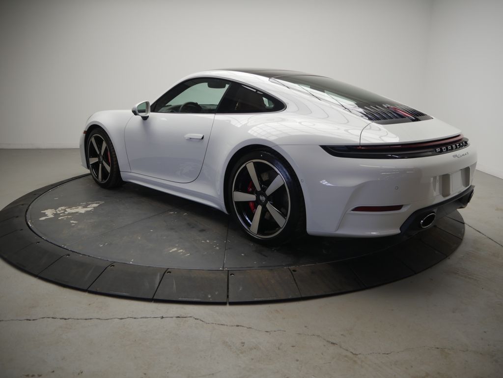 Thumbnail: 2026 Porsche 911 - 3