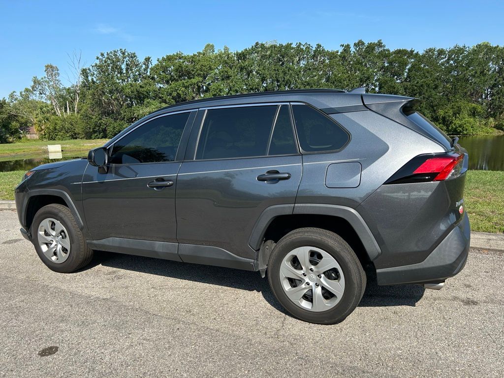 2021 Toyota RAV4 LE 3