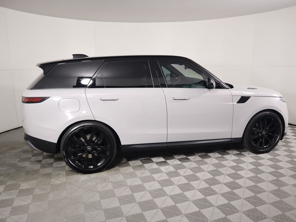 Thumbnail: 2025 Land Rover Range Rover Sport - 4