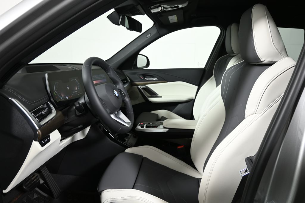 Thumbnail: 2026 BMW X1 - 3